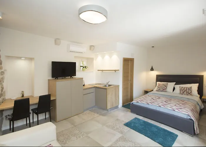 Situs Apartment Split