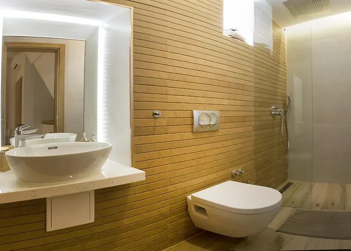 Situs Apartment Split