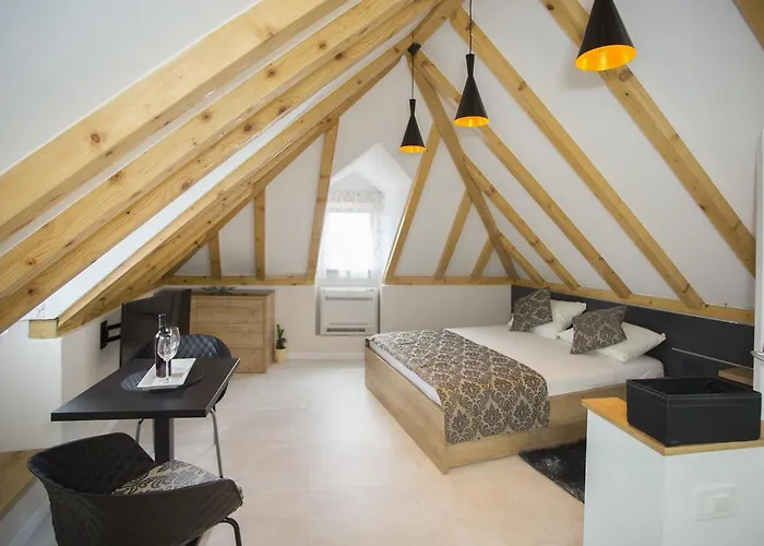 Situs Apartment Split